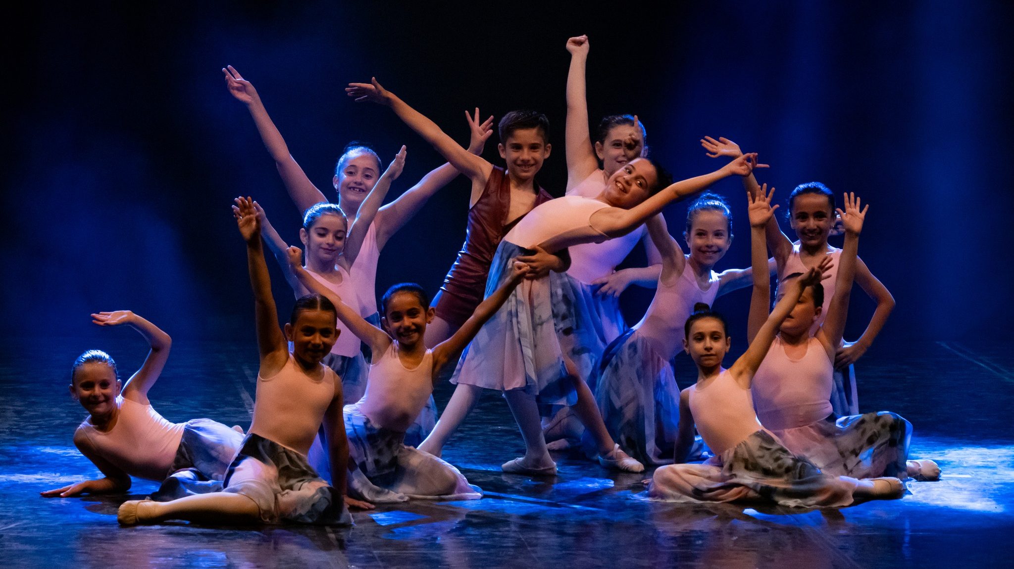 Allievi dello Studio 3 Ballet durante un'attività di recitazione